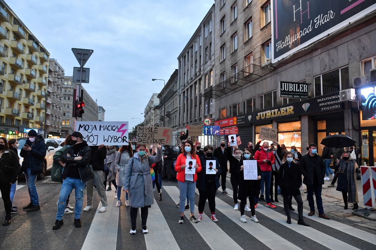 Warszawa. Ogólnopolski Strajk Kobiet. Poniedziałkowy protest w stolicy