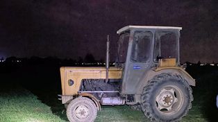 Olszanka: Pijany traktorzysta próbował rozjechać policjanta na polu
