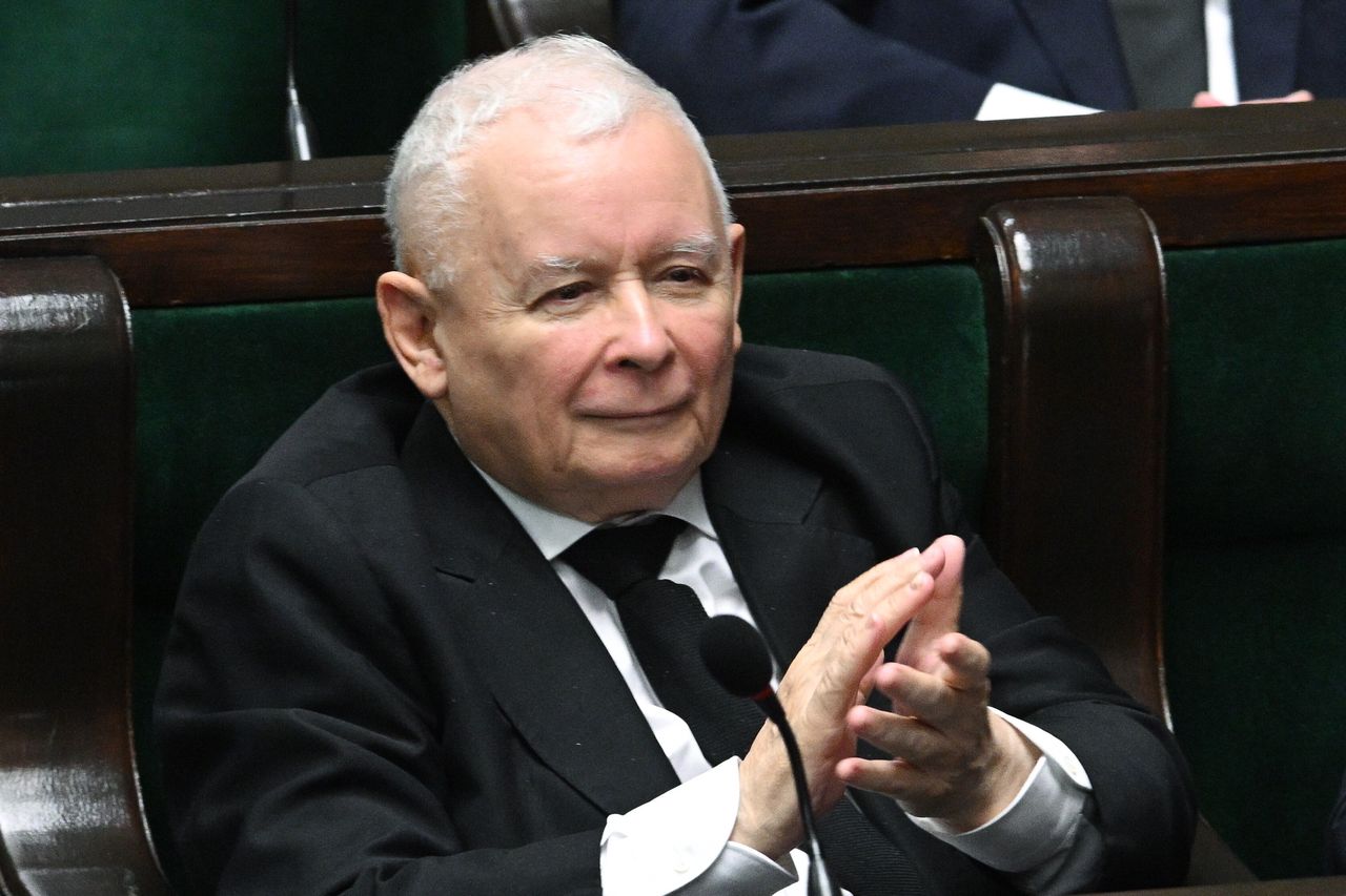 "Rozpoczynamy kampanię". Kaczyński o kryzysie w ochronie zdrowia