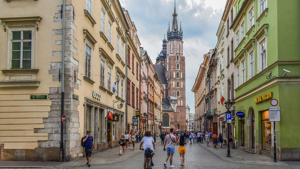 Nowy raport. Spadły obawy o utratę pracy. 