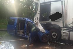 Czołowe zderzenie na Pomorzu. Trzy osoby nie żyją