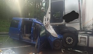 Czołowe zderzenie na Pomorzu. Trzy osoby nie żyją