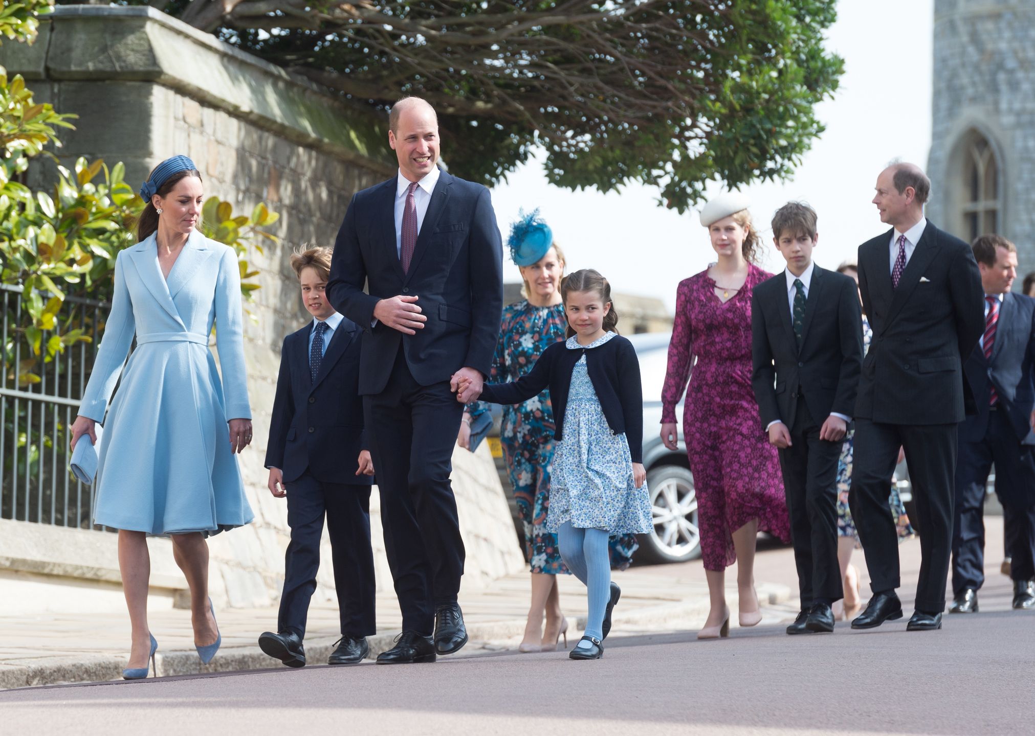 Kate Middleton i książę William z dziećmi oraz książę Edward z rodziną