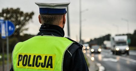 BMW 19-latki samo wezwało policję. Została ukarana wysokim mandatem