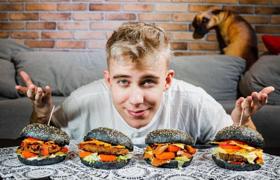 Blowek otwiera sieć restauracji