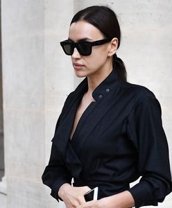 Irina Shayk zapozowała z biografią Władimira Putina. "Spal tę obrzydliwą książkę"