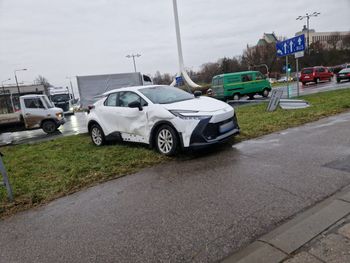 Lublin: Na skrzyżowaniu nie działała sygnalizacja, doszło do zderzenia pojazdów