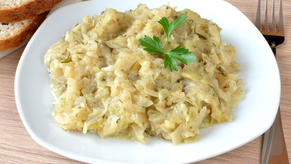 Jak zrobić kapustę zasmażoną, aby nie wyszła zbyt wodnista?