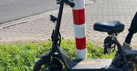 Koszalin: 81-latka na hulajnodze elektrycznej zderzyła się z ciężarówką