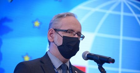 Niedzielski zapowiedział zwiększenie środków na szpitalnictwo. Zyskać mają nie tylko ratownicy medyczni