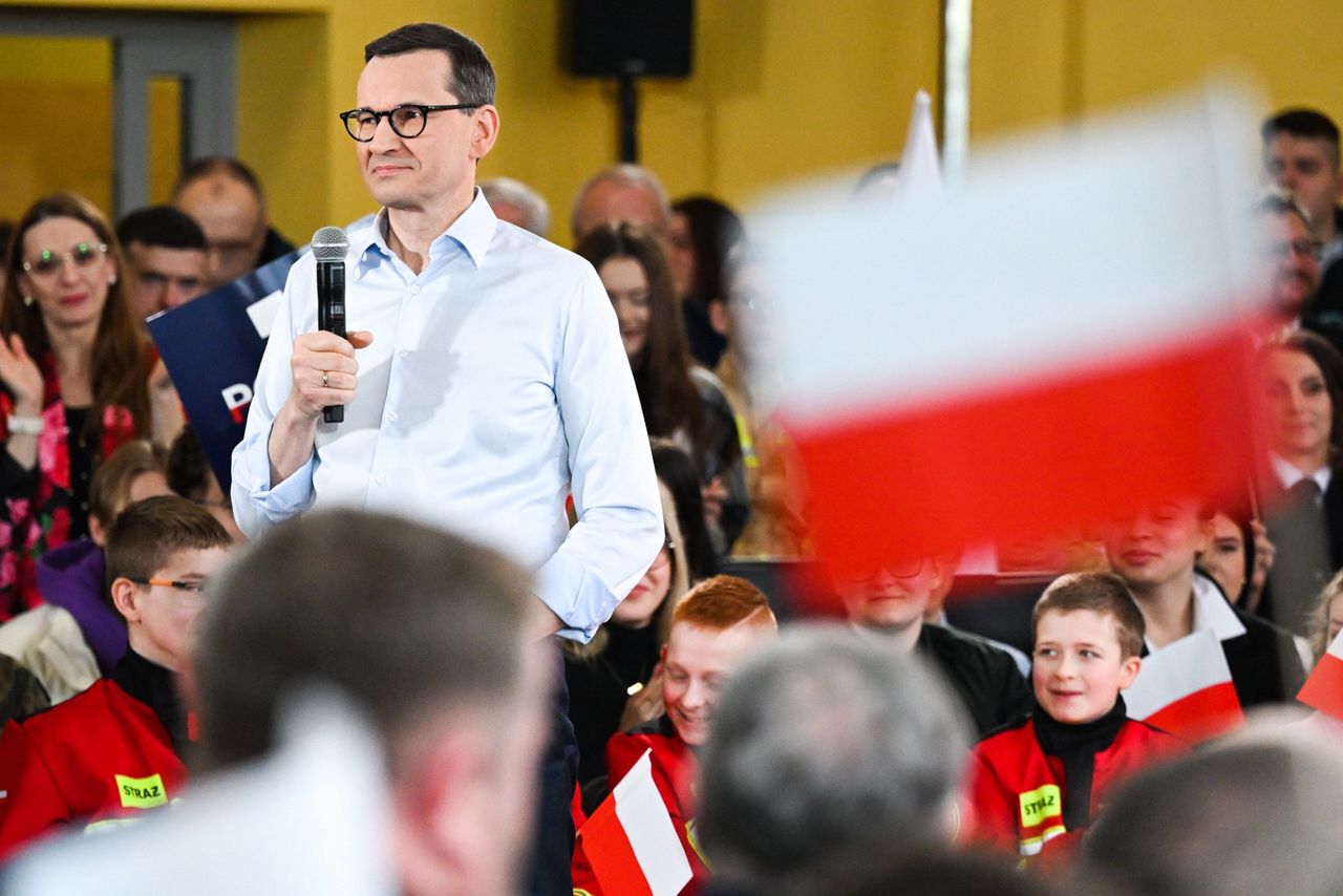 Premier Mateusz Morawiecki podczas spotkania z wyborcami w Jaśle