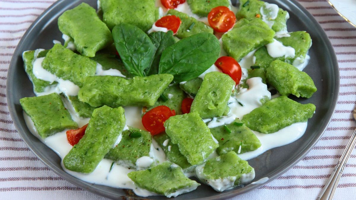 Zielone kopytka z czosnkiem niedźwiedzim