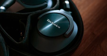Technics EAH-A800 - ekstremalny test tłumienia hałasu