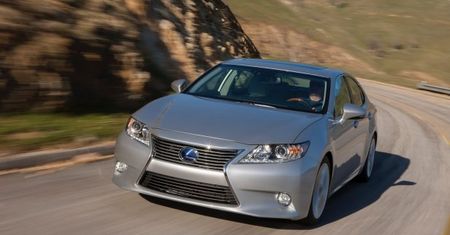 Nowy Lexus ES350 i ES300h oficjalnie [Nowy Jork 2012]