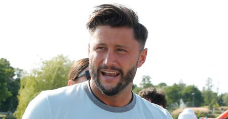 Skomentował "aferę z różańcem". Piotr Mróz mówi o wierze i "święcie Szatana"