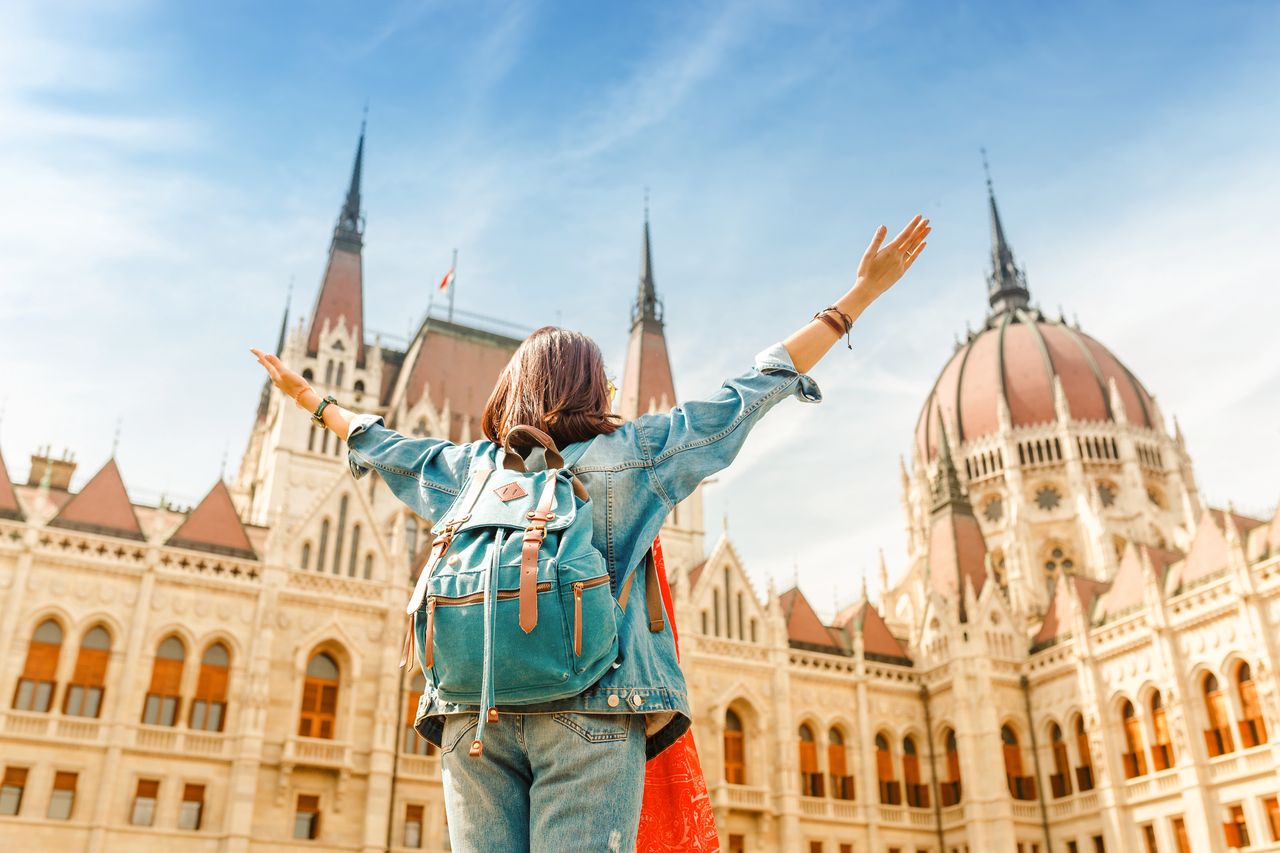 More and more tourists from China are coming to visit Hungary.
