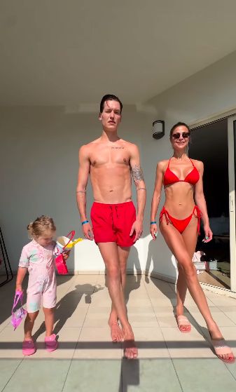 "Przegląd bikini" Hanny Żudziewicz