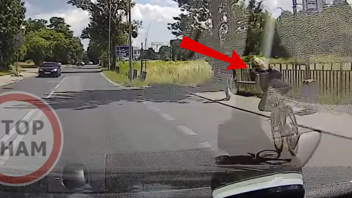 Groźna wywrotka rowerzystki.