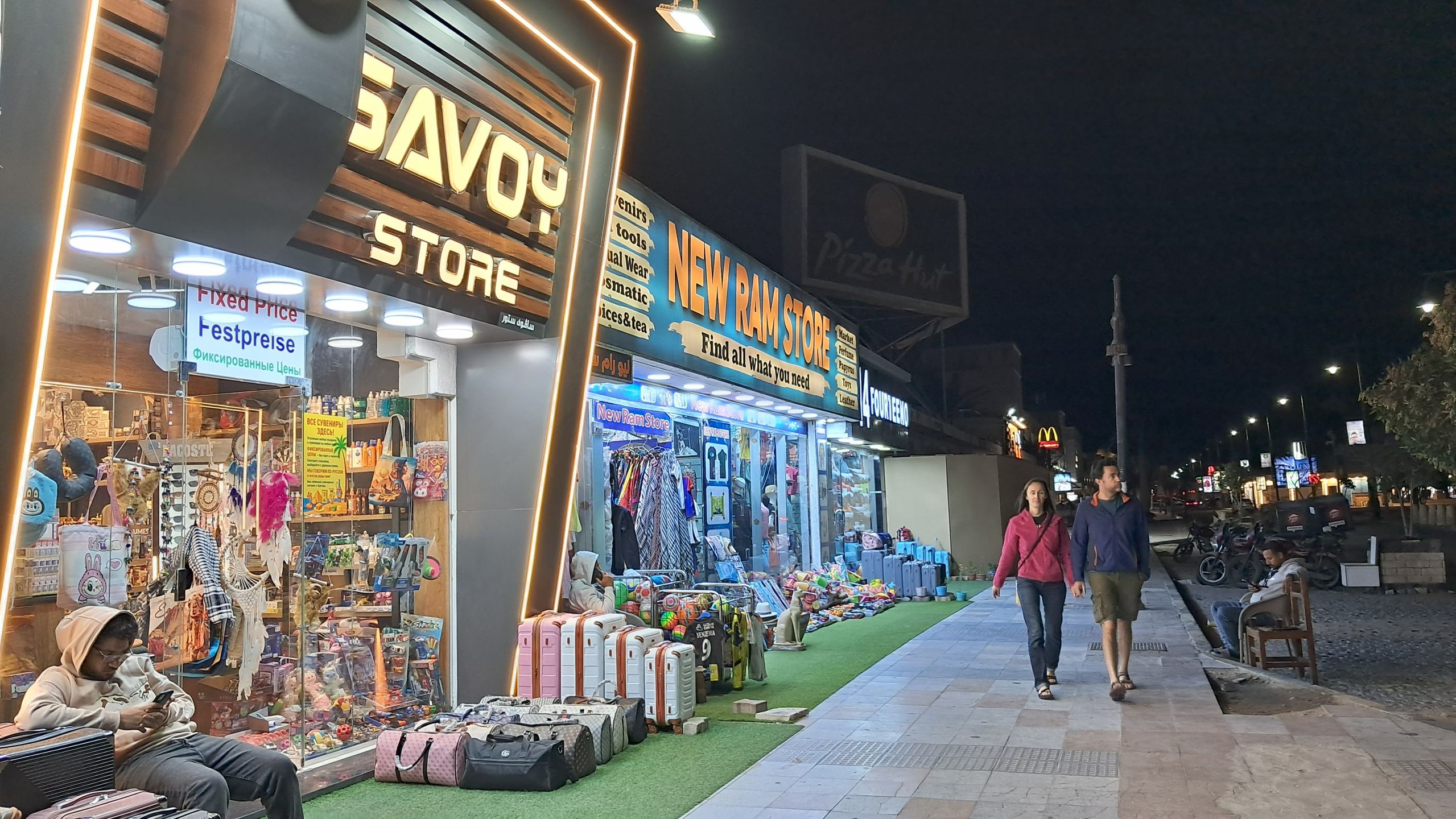 Turystyczne promenady zaczynają żyć wieczorami