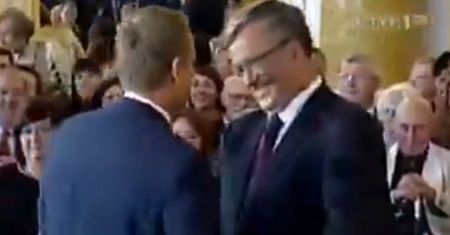 Pokazał fragment "Teleekspressu". Pyta: "Jak można wpaść na coś takiego?"