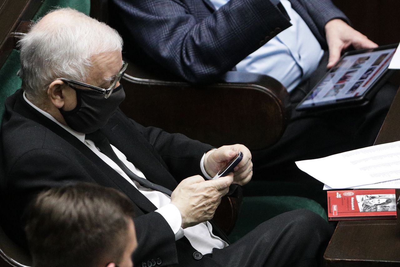 Jarosław Kaczyński poleca swój telefon. Jakiego modelu używa?