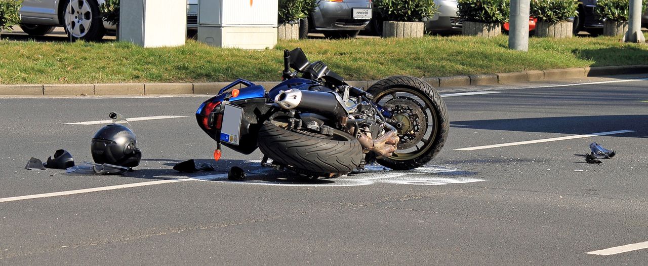 Wypadek w Łukawie. Motocyklista w szpitalu, kierowca miał 0,7 promila