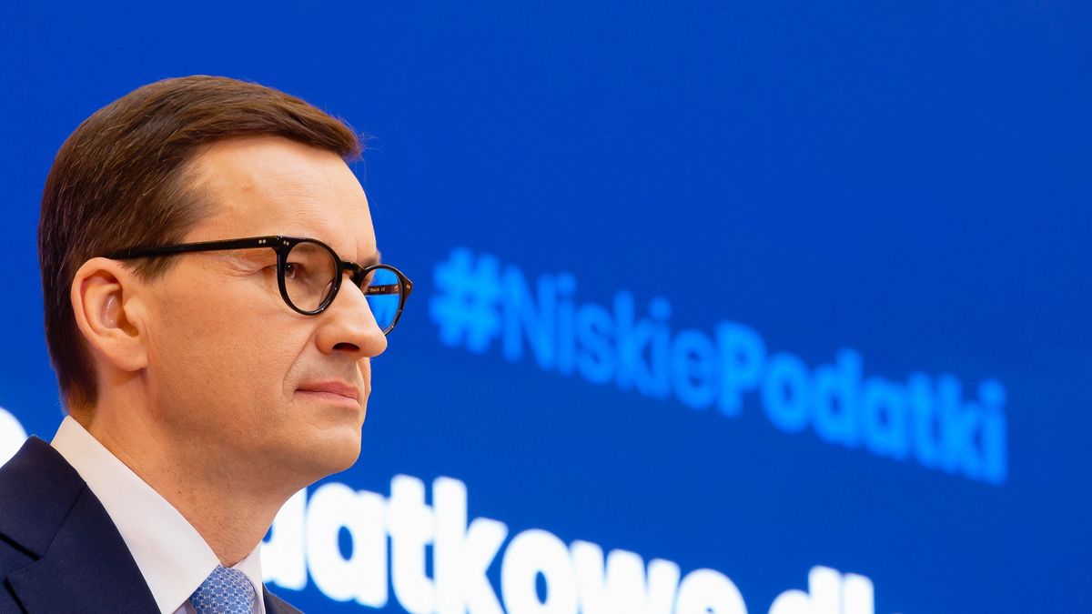 Premier Mateusz Morawiecki obniżkami podatków i wydatkami rządowymi może doprowadzić do jeszcze większej inflacji