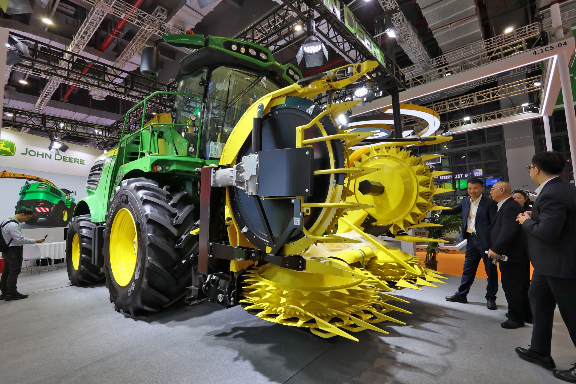 Zapłacą 99 mln dol. Pozwolą naprawić ciągniki bez oficjalnego serwisu