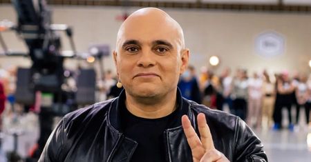 Dominik z "Gogglebox" pokazał żonę. Internauci są zaskoczeni