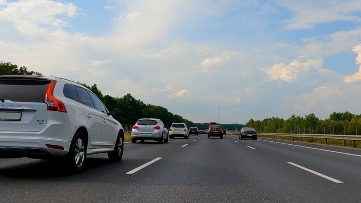 Za mały odstęp to częsty grzech polskich kierowców