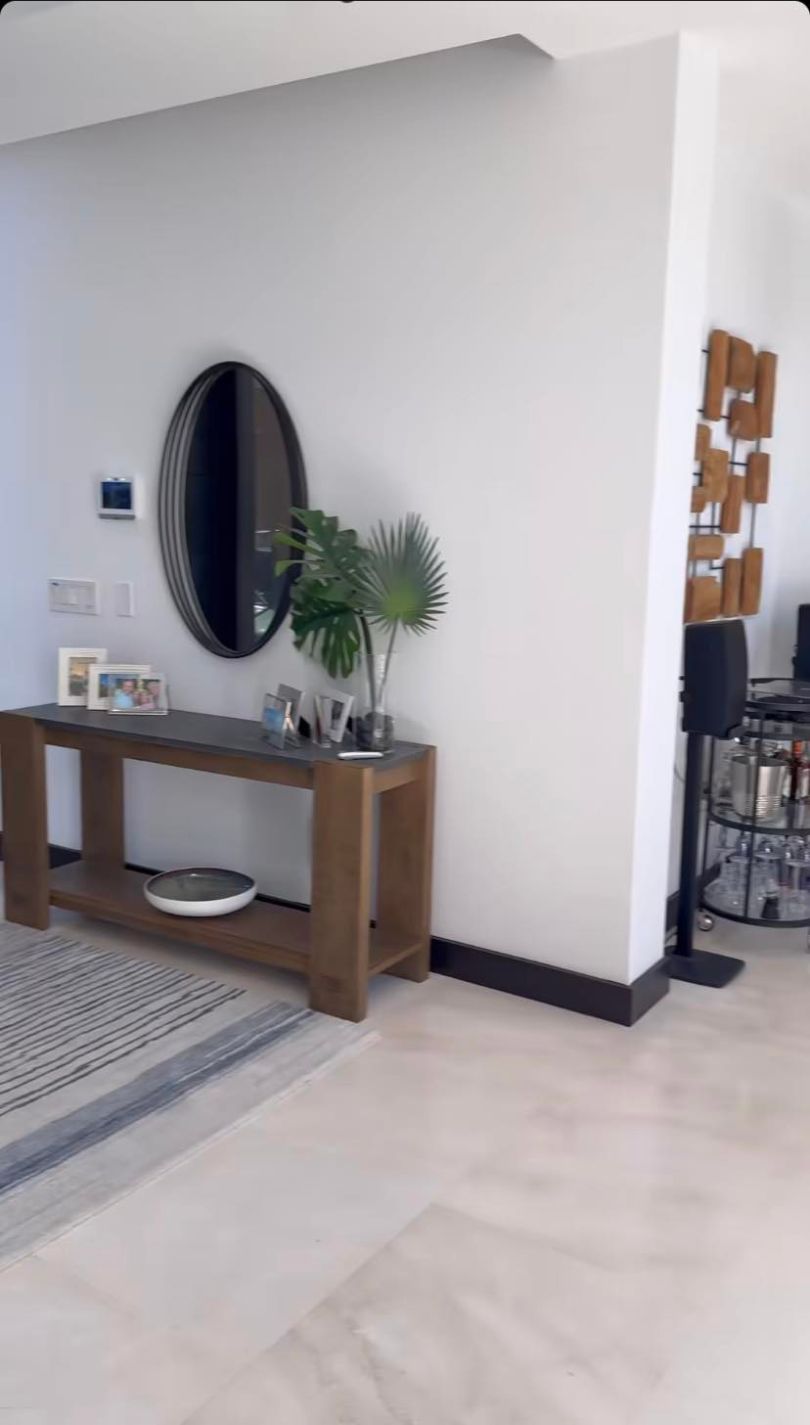 Agata Rubik relacjonuje oględziny domu w Miami