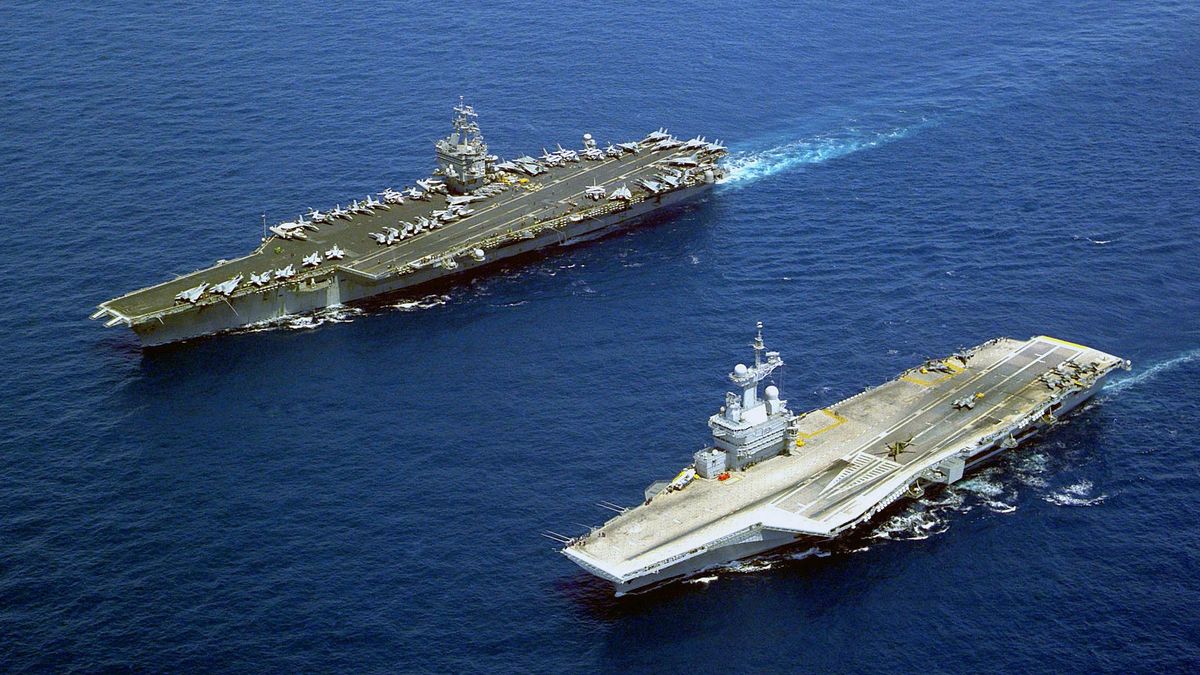 USS Enterprise i Charles de Gaulle