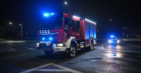 Pożar na targowisku. Ogień zajął pawilon