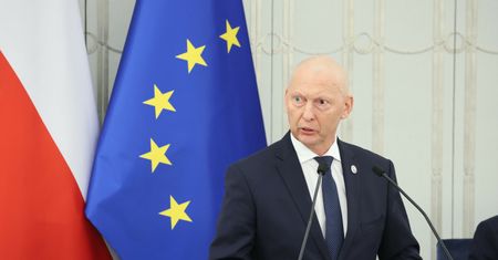 Emeryci rekordziści w Senacie. Generał rozbija bank