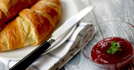 Zjedz to na śniadanie, a poczujesz się atrakcyjnie. Naukowcy potwierdzają
