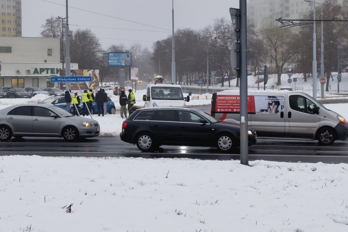 Zderzenie mini z fiatem na rondzie Berbeckiego w Lublinie