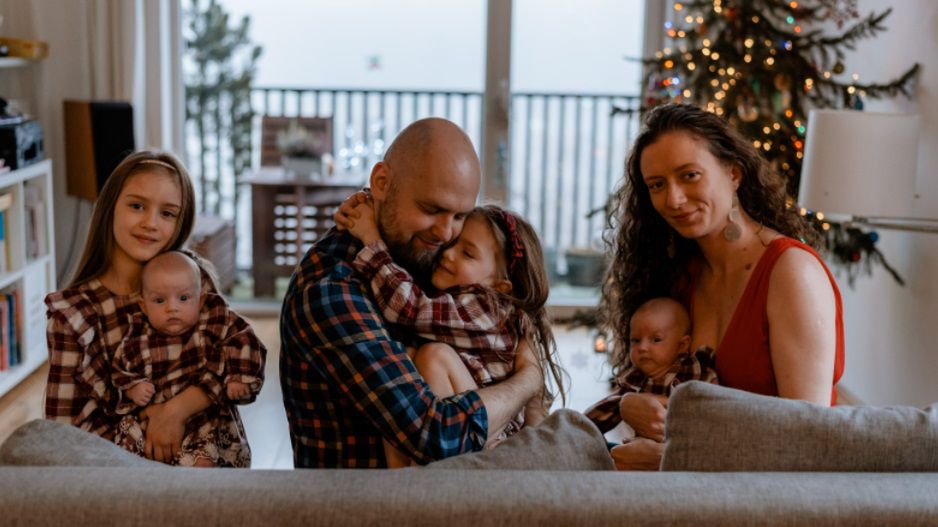 Tata czterech córek walczy z nowotworem. Potrzebuje leku, który w Polsce nie jest refundowany