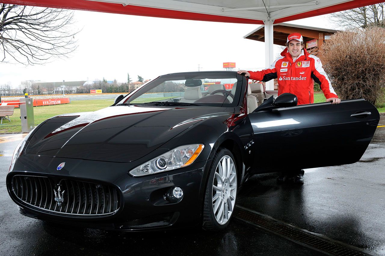 Fernando Alonso i Maserati GranCabrio