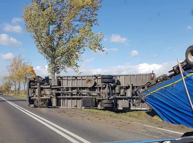 Wichury w Polsce, wiatr przewraca nawet ciężarówki! Zdjęcia przerażają
