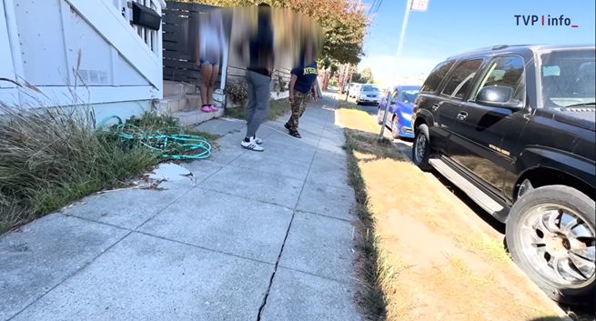 Ekipa TVP Info okradziona w USA. Niedaleko dawnego domu Harris