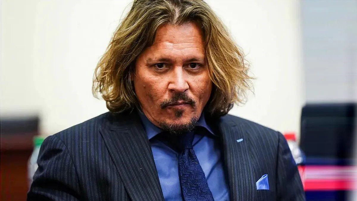 Pogrzebano jego karierę. A Johnny Depp powrócił… jako król