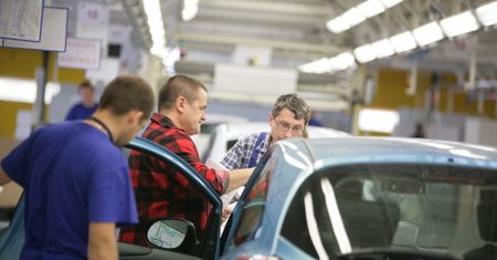 Ford zwalnia pracowników. 1400 osób straci pracę