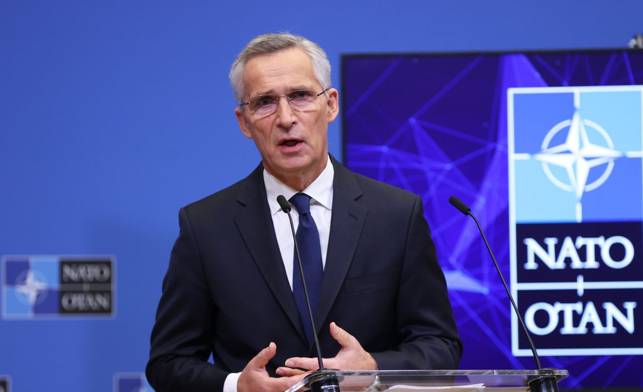 "Nie odniesie sukcesu". Jens Stoltenberg ostro komentuje taktykę Putina