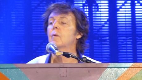 Paul McCartney śpiewa "Hey Jude" na Narodowym!