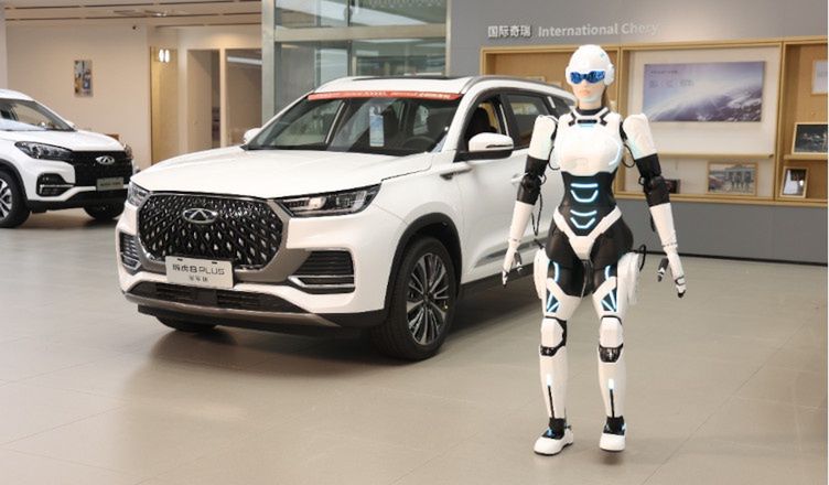 Robocice o blond włosach zaczęły pracować w salonach Chery