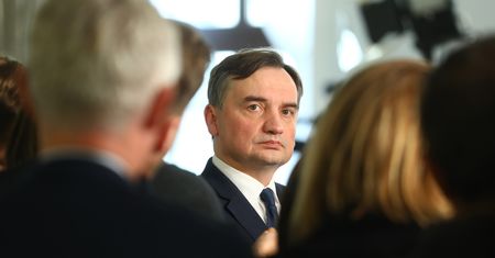 Więzienie za szydzenie z Kościoła. W Sejmie projekt ustawy "W obronie chrześcijan"