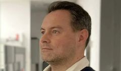 Były wicenaczelny "Wyborczej" poza mediami. Rozwija własny serwis i pisze książkę