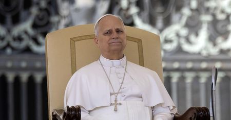 Historyczna podróż papieża. Uda się w nią śmigłowcem