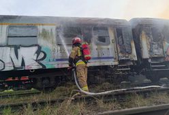 Wagony kolejowe stanęły w płomieniach. Dym widać było z wielu kilometrów