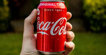 UOKiK wszczął 10 postępowań. Na liście polski oddział Coca-Coli